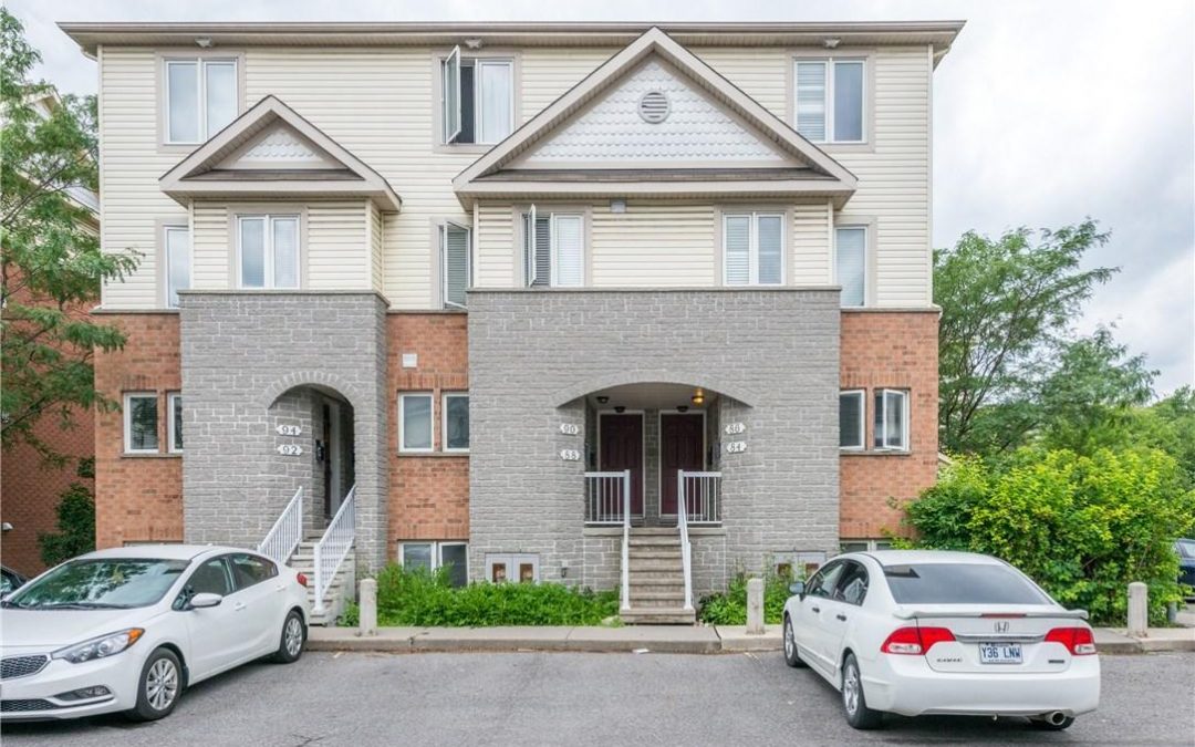 88 Strathaven Private, A beautiful condo (must see)