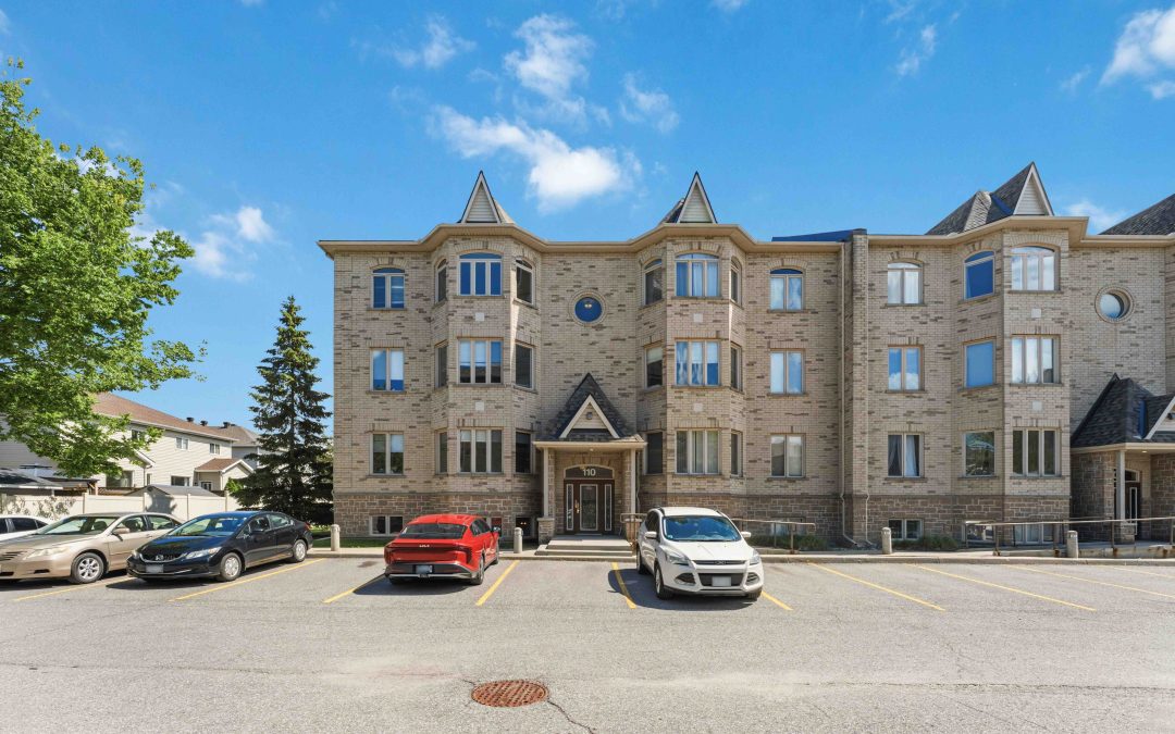 Ground‑Floor 2 Bedroom, 1.5 Bathroom – 110 Briargate Pvt, Unit 1 (Ottawa)